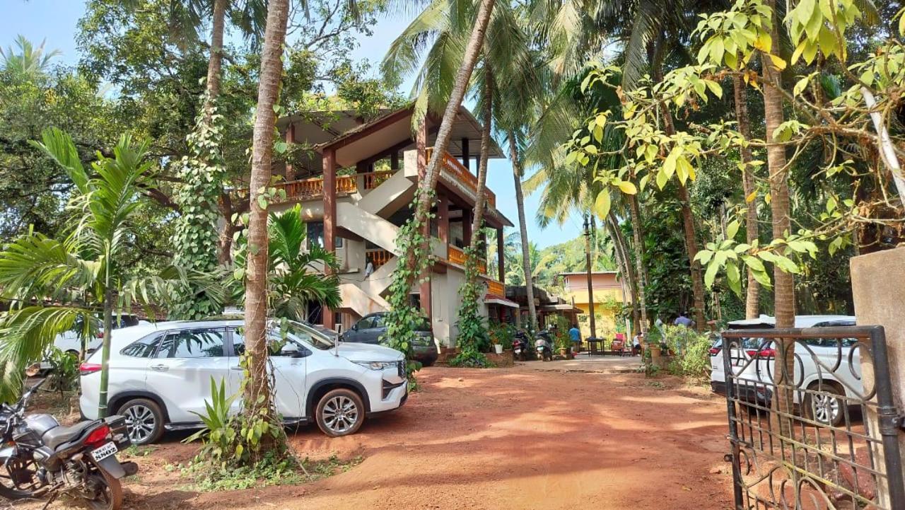 Sneh Beach Homestay - Wayangani Vengurla Экстерьер фото